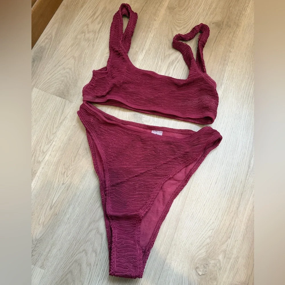 Elegant Textured Bikini Set in Burgundy - Picture 1 of 6